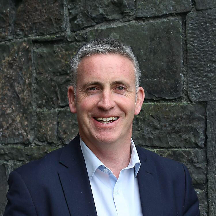 Damien English photo